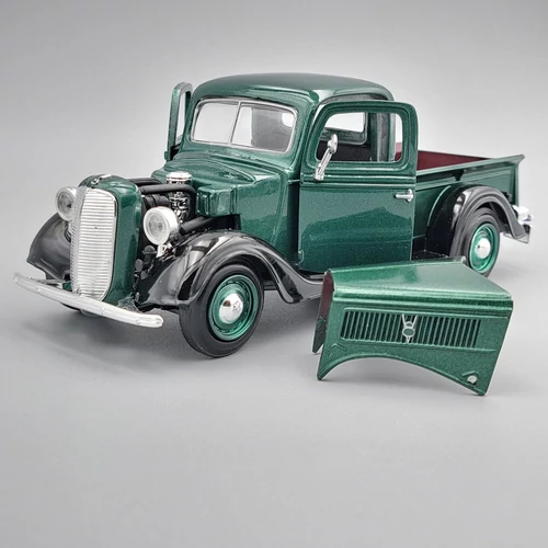 Ford Pick-Up 1937 1:24 Motor Max fém modell autó