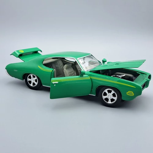 Pontiac GTO 1969 1:24 zöld Motor Max fém autó modell