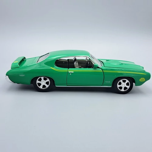 Pontiac GTO 1969 1:24 zöld Motor Max fém autó modell