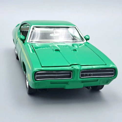 Pontiac GTO 1969 1:24 zöld Motor Max fém autó modell