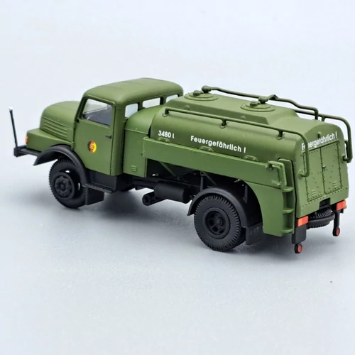 IFA S4000-1 Tankwagen NVA 1:87 Brekina jármű modell