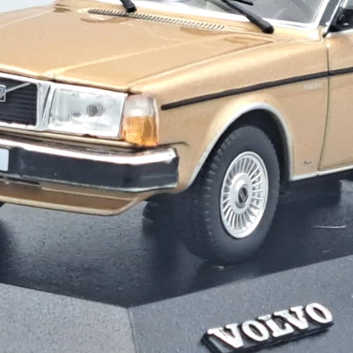 Volvo 262C Bertone Coupe 1977 1:43 retró autó modell