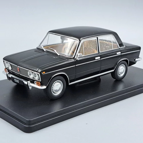 Lada 1500 fekete 1:24 WhiteBox fém retró autó modell