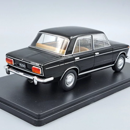 Lada 1500 fekete 1:24 WhiteBox fém retró autó modell
