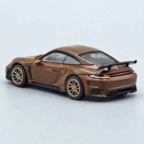 Porsche 992 Stinger GTR 1:64 Pop Race autó modell