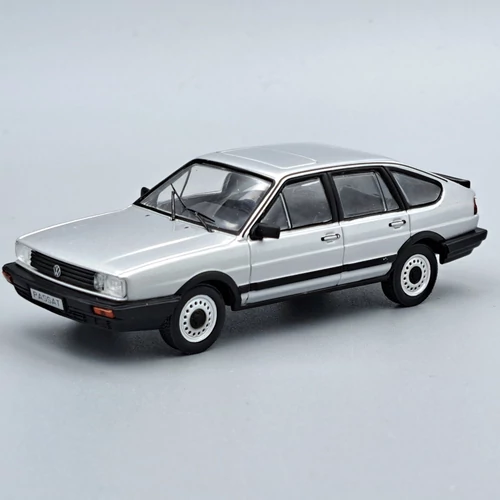 Volkswagen Passat B2 1985 1:43 IXO fém modell autó