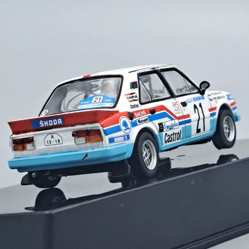Skoda 130L #21 IXO 1:43 autó modell