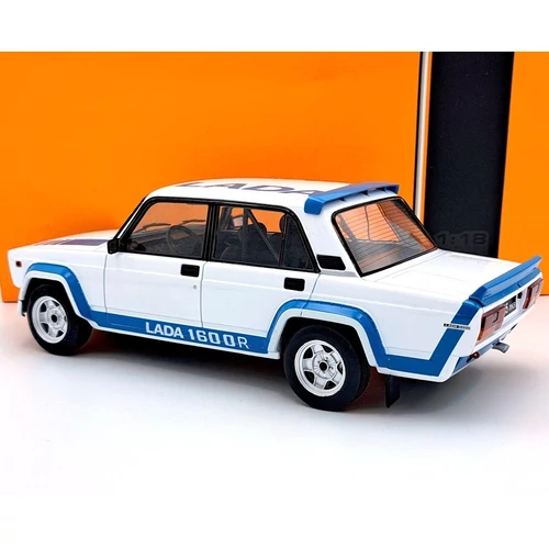 Lada 2105 VFTS 1:18 IXO die cast
