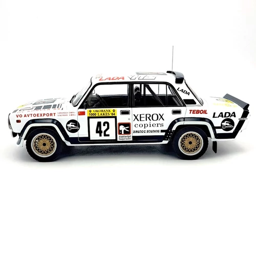 Lada 2105 Rally "Brundza" 1:18 IXO metálautó