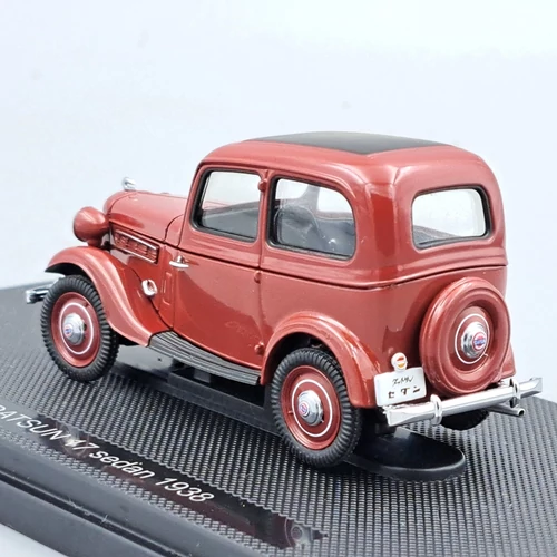 Datsun 17 sedan 1938 1:43 Ebbro modell autó fém
