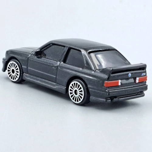 BMW M3 E30 1986 2000 1:64 Maisto kisautó