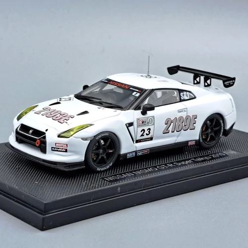 Nissan Nismo R35 GTR 2010 1:43 Ebbro fém autómodell