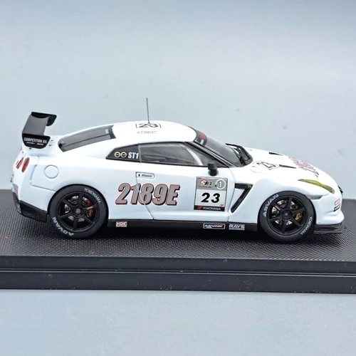 Nissan Nismo R35 GTR 2010 1:43 Ebbro fém autómodell