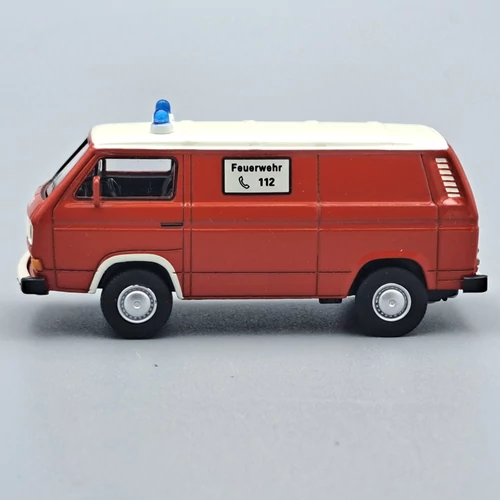 Volkswagen T3 Tűzoltó 1979 1:64 Schuco autó modellek