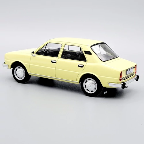 Skoda 150L 1:24 WhiteBox autómodell