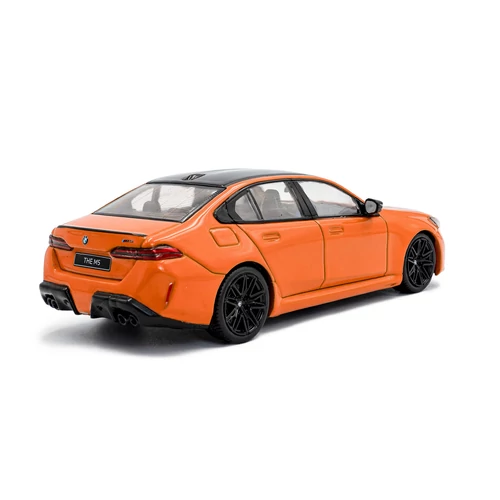 BMW M5 Sedan 2024 1:43 Solido narancs modellautó