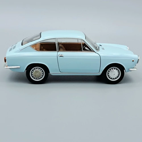 Fiat 850 Coupe 1965 1:24 fémutó