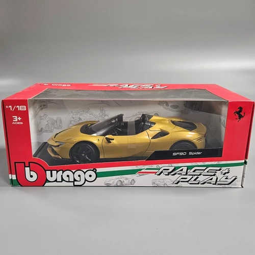 Ferrari SF90 Spider 1:18 Bburago arany autómodell