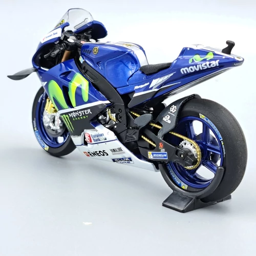 Yamaha YZR-M1 2016 Valentino Rossi 1:18 motorkerékpár modell
