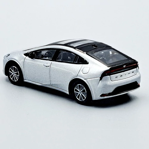 Toyota Prius LHD 2023 1:64 ezüst modell autó