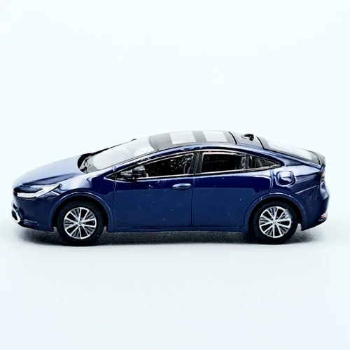 Toyota Prius LHD 2023 1:64 kék autómodell