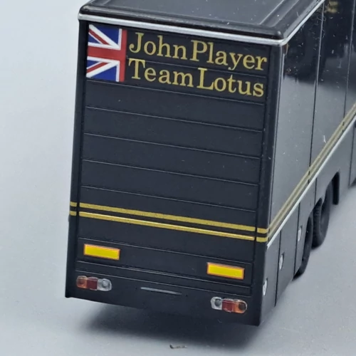Volvo F89 Black Lotus Team 1:87 Brekina teherautó modell