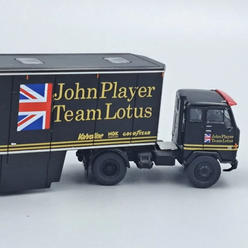 Volvo F89 Black Lotus Team 1:87 Brekina teherautó modell