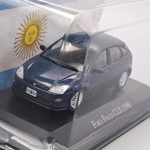 Ford Focus CLX 1998 1:43 autó modell