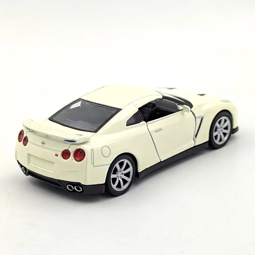 Nissan GT-R (R35) Welly modell krém