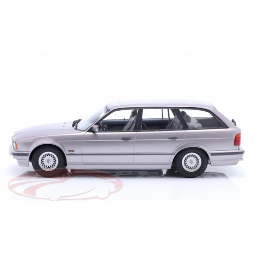 BMW 5 Series E34 Touring 1996 1:18 autó modell