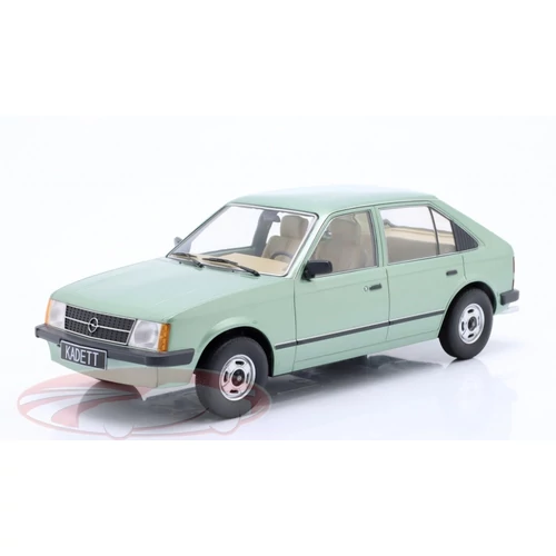 Opel Kadett D 1984 1:18 Triple9 modellautó