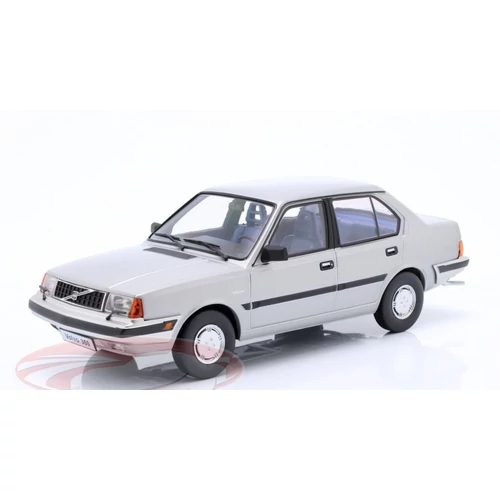 Volvo 360 1987 1:18 Triple9 modell ezüst modellautó
