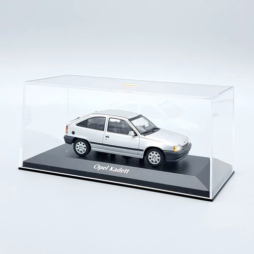 Opel Kadett E 1990 1:43 Ezüst Minichamps fém autó