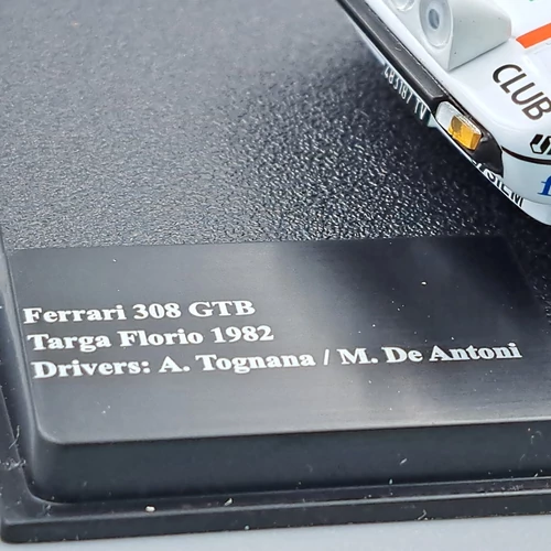 Ferrari 308 GTB Targa Florio 1982 1:43 Altaya die cast retró autómodell