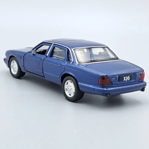 Jaguar XJ6 1:36 Tayumo kék fém autó modell