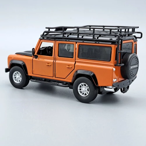 Land Rover Defender 110 1:32 narancs