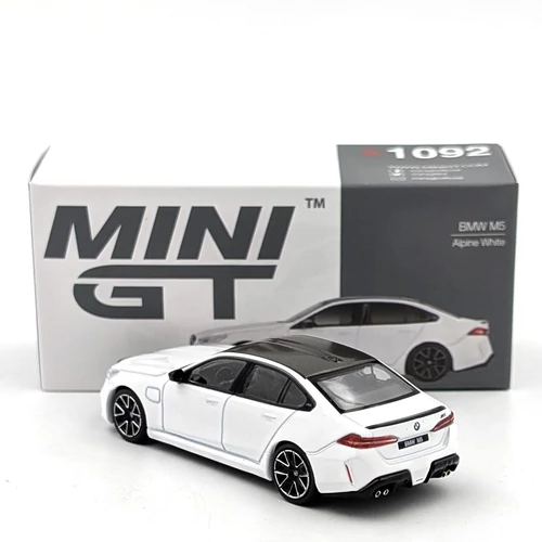 BMW M5 fehér 1:64 Mini GT modell 1092