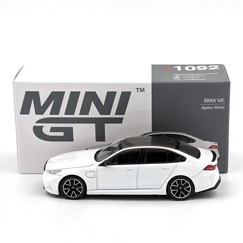 BMW M5 fehér 1:64 Mini GT modell 1092