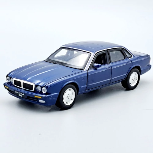 Jaguar XJ6 1:32 Tayumo autó modell
