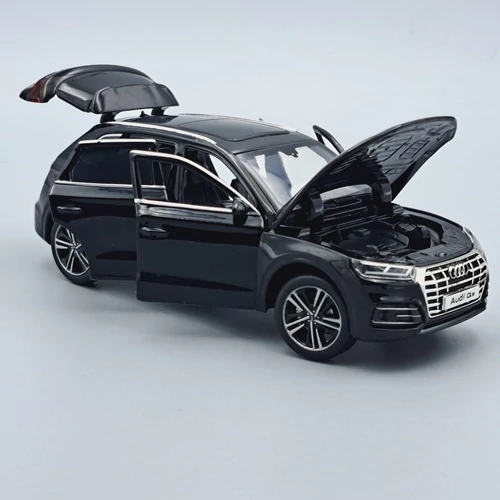 Audi Q5 1:32 Fekete Tayumo fém modell autó