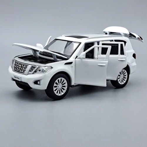 Nissan Patrol Y62 1:32 Tayumo fehér fém autó modell