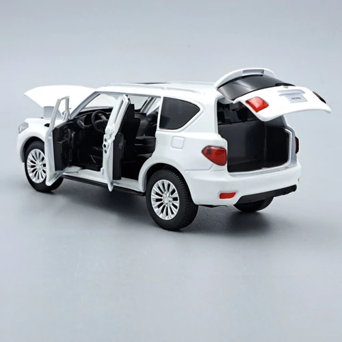 Nissan Patrol Y62 1:32 Tayumo fehér fém autó modell