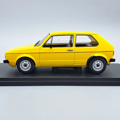  Volkswagen Golf I Caribe 1:24 retró modell autó