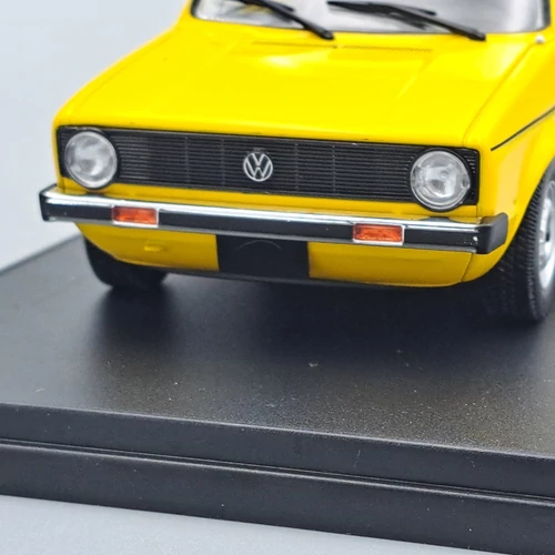  Volkswagen Golf I Caribe 1:24 retró modell autó