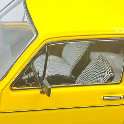  Volkswagen Golf I Caribe 1:24 retró modell autó