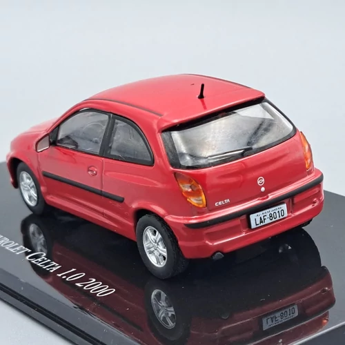 Chevroet Celta 1.0 2000 1:64 fém autómodell