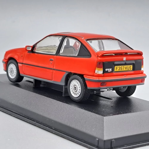 Opel Astra GTE 16V 1:43 Corgi fém autó modell