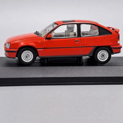 Opel Astra GTE 16V 1:43 Corgi fém autó modell