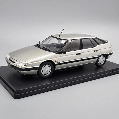 Citroen XM 1:24 WhiteBox fém autó modell