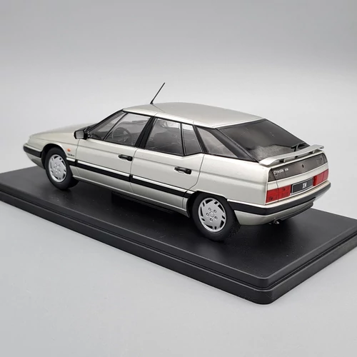 Citroen XM 1:24 WhiteBox fém autó modell